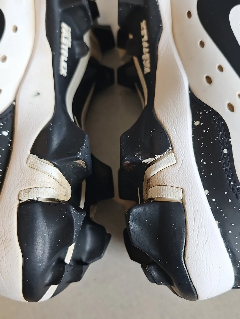 Nike Baseball Cleats - Picture 8 of 16